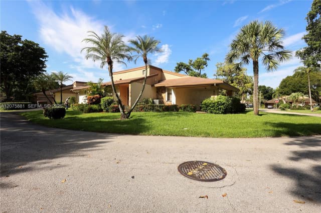8050 Palmetto Palm Cir # 55, Tamarac FL 33321 - Tamarac, FL - Photo 3