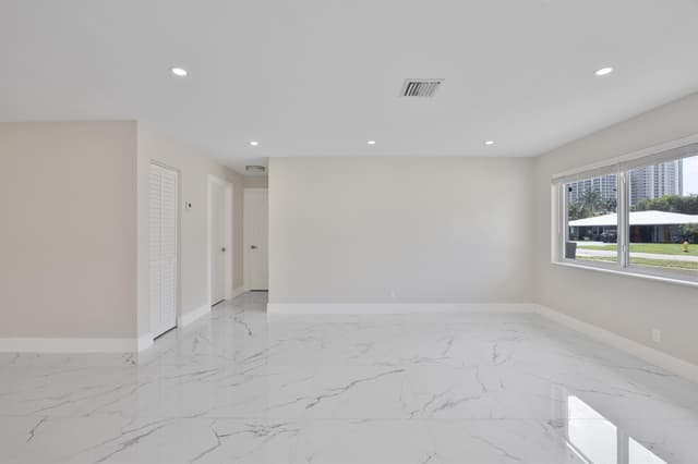 215 Evergreen Drive, West Palm Beach FL 33403 - West Palm Beach, FL - Photo 7