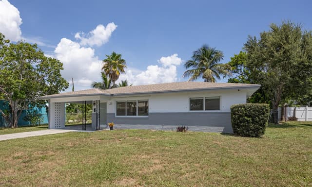 215 Evergreen Drive, West Palm Beach FL 33403 - West Palm Beach, FL - Photo 3