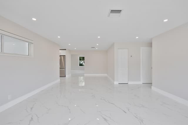 215 Evergreen Drive, West Palm Beach FL 33403 - West Palm Beach, FL - Photo 4