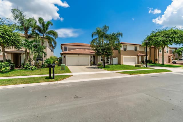 6642 Rainwood Cove Lane, Lake Worth FL 33463 - Lake Worth, FL - Photo 5