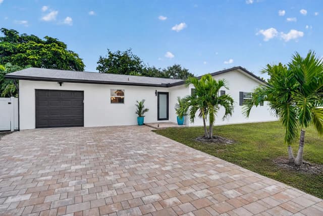 2521 Jaeger Drive, Delray Beach FL 33444 - Delray Beach, FL - Photo 2