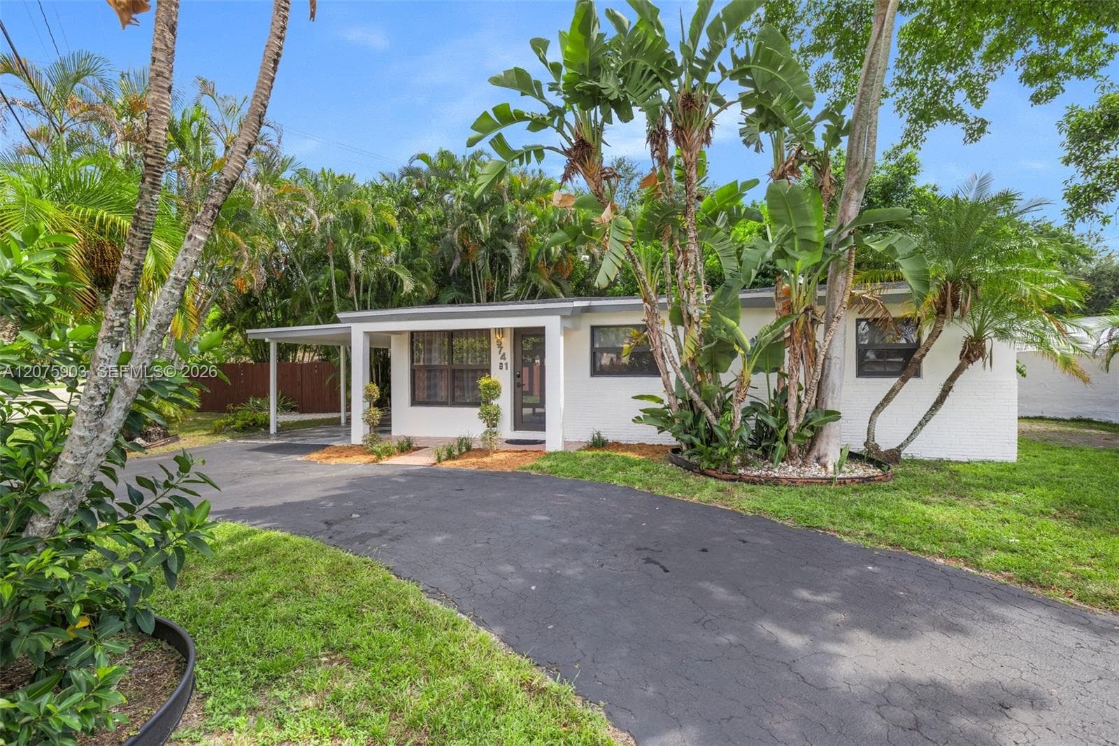 5741 Simms St, Hollywood FL 33021