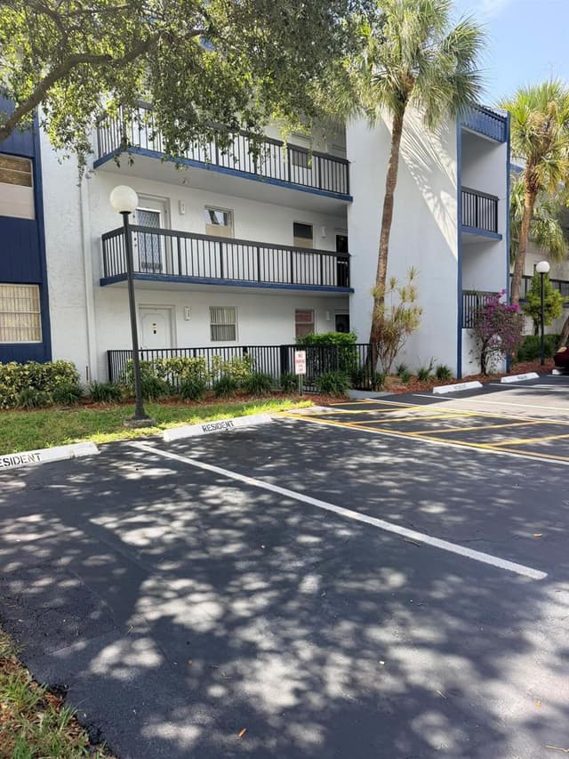 3150 Holiday Springs Boulevard # 111, Margate FL 33063 - Margate, FL - Photo 3