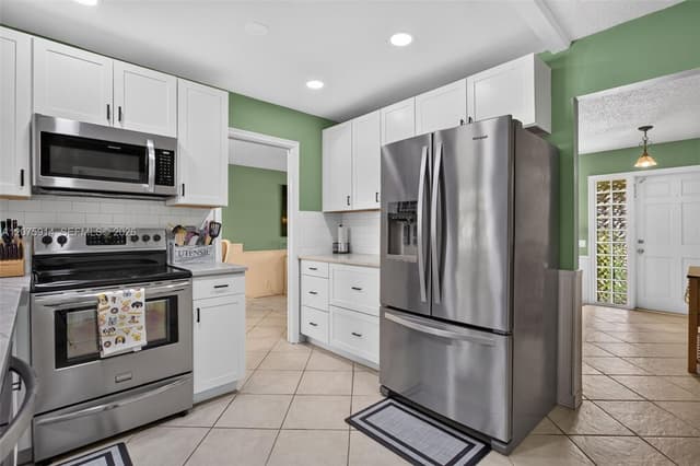10320 NW 42nd Dr, Coral Springs FL 33065 - Coral Springs, FL - Photo 7