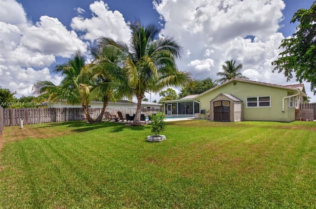10320 NW 42nd Dr, Coral Springs FL 33065 - Coral Springs, FL - Photo 3
