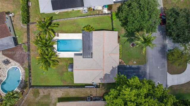 10320 NW 42nd Dr, Coral Springs FL 33065 - Coral Springs, FL - Photo 4