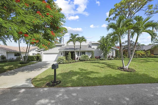 824 Foxpointe Circle, Delray Beach FL 33445 - Delray Beach, FL - Photo 2