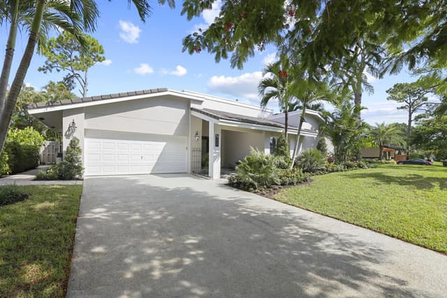 824 Foxpointe Circle, Delray Beach FL 33445 - Delray Beach, FL - Photo 3