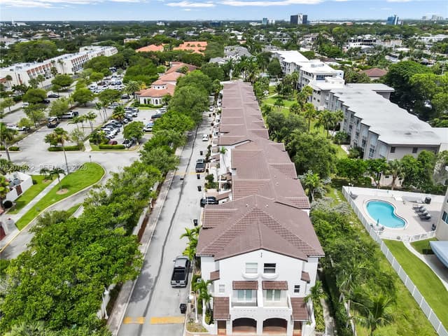 2005 Ocean Walk ter, Lauderdale By The Sea FL 33062 - Lauderdale By The Sea, FL - Photo 2