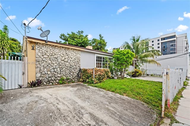 2723 NW 3rd St, Miami FL 33125 - Miami, FL - Photo 7