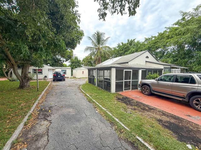 638 50TH Street, West Palm Beach FL 33407 - West Palm Beach, FL - Photo 3