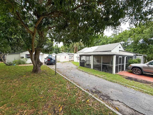638 50TH Street, West Palm Beach FL 33407 - West Palm Beach, FL - Photo 5