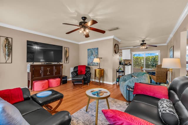 1190 NW 72nd Terrace, Margate FL 33063 - Margate, FL - Photo 5