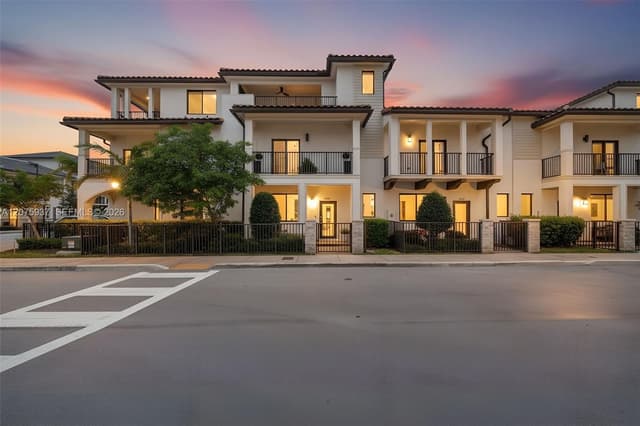4256 NW 83rd Ave, Doral FL 33166 - Doral, FL - Photo 2