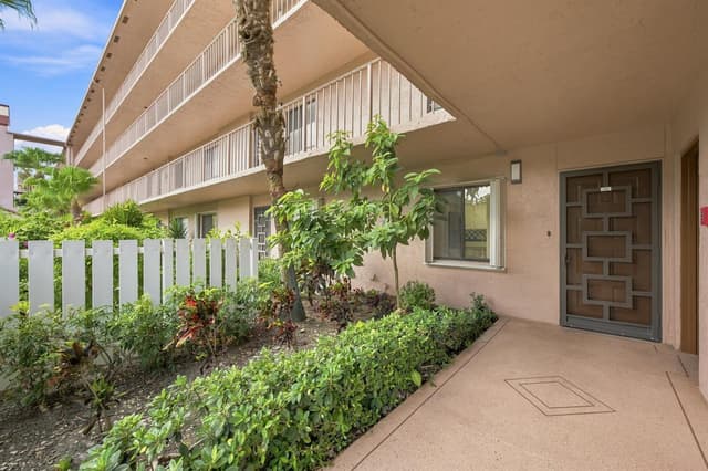 7321 Amberly Lane # 110, Delray Beach FL 33446 - Delray Beach, FL - Photo 2