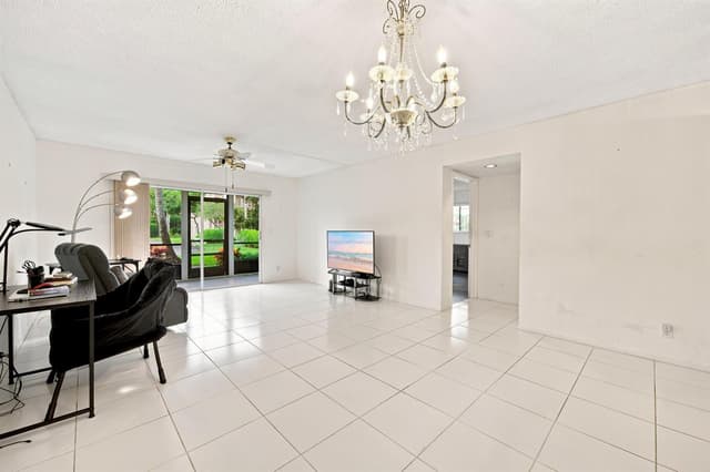 7321 Amberly Lane # 110, Delray Beach FL 33446 - Delray Beach, FL - Photo 6