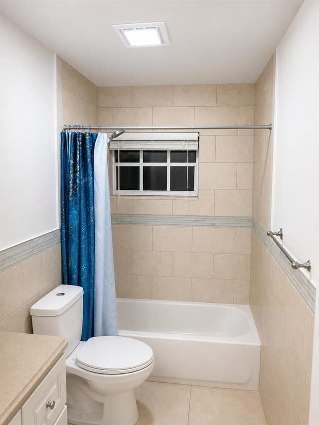 330 W 22ND Court, Riviera Beach FL 33404 - Riviera Beach, FL - Photo 5
