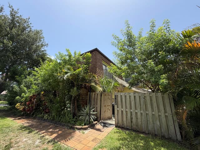 2623 SE 5TH Circle, Boynton Beach FL 33435 - Boynton Beach, FL - Photo 2
