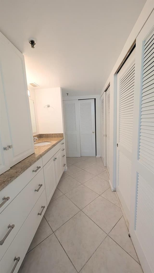 105 Lake Emerald Drive # 810, Oakland Park FL 33309 - Oakland Park, FL - Photo 7