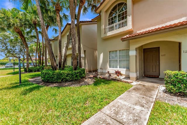 127 NW 108th Ave # 643L, Pembroke Pines FL 33026 - Pembroke Pines, FL - Photo 2