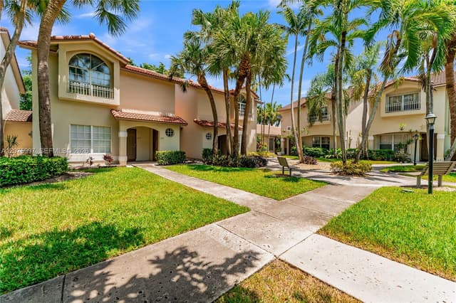 127 NW 108th Ave # 643L, Pembroke Pines FL 33026 - Pembroke Pines, FL - Photo 6