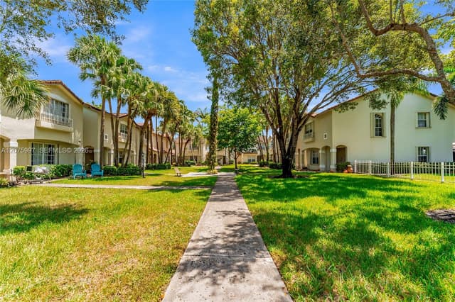 127 NW 108th Ave # 643L, Pembroke Pines FL 33026 - Pembroke Pines, FL - Photo 7