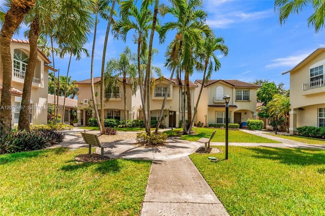 127 NW 108th Ave # 643L, Pembroke Pines FL 33026 - Pembroke Pines, FL - Photo 5