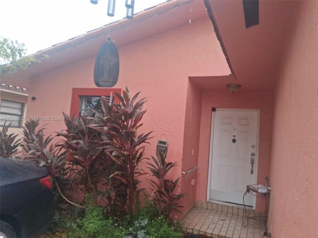 12820 NW 104th Ave, Hialeah Gardens FL 33018 - Hialeah Gardens, FL - Photo 2
