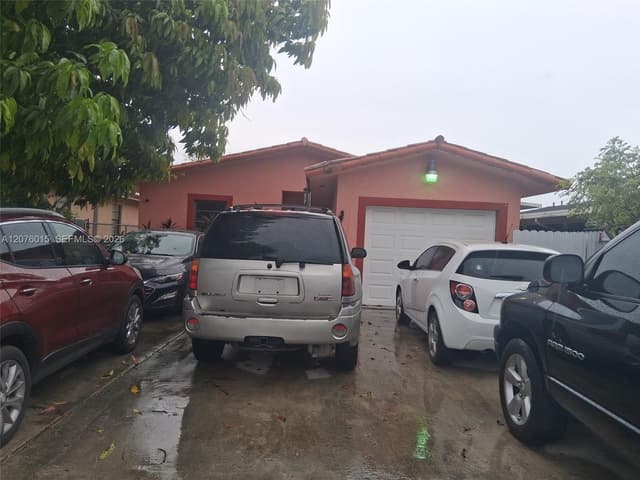 12820 NW 104th Ave, Hialeah Gardens FL 33018 - Hialeah Gardens, FL - Photo 4