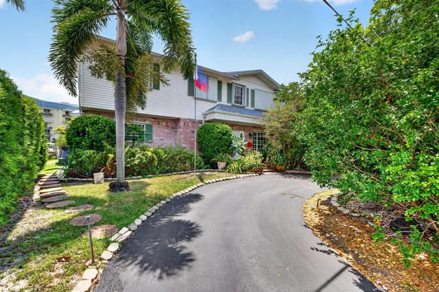 1636 SE 14TH Street, Fort Lauderdale FL 33316 - Fort Lauderdale, FL - Photo 2