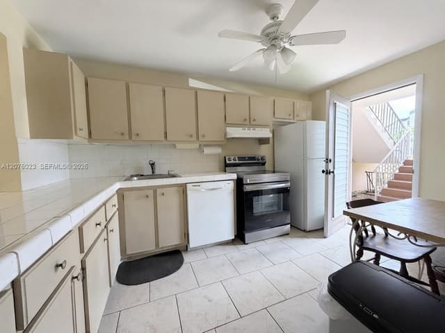 2951 NW 46th Ave # 109, Lauderdale Lakes FL 33313 - Lauderdale Lakes, FL - Photo 6
