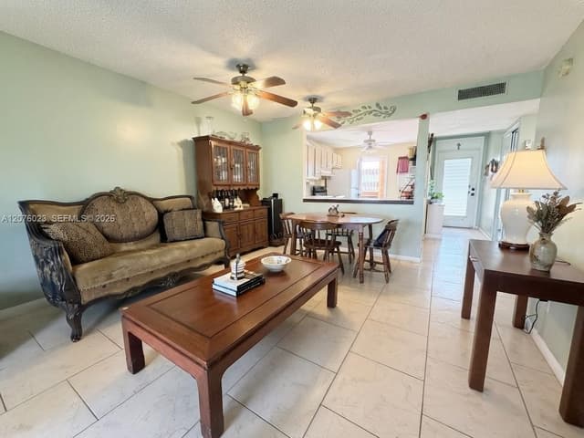 2951 NW 46th Ave # 109, Lauderdale Lakes FL 33313 - Lauderdale Lakes, FL - Photo 4
