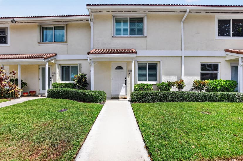 6388 Boca Circle, Boca Raton FL 33433
