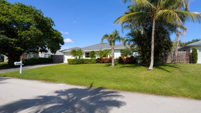 364 VENUS Avenue, Tequesta FL 33469 - Tequesta, FL - Photo 2