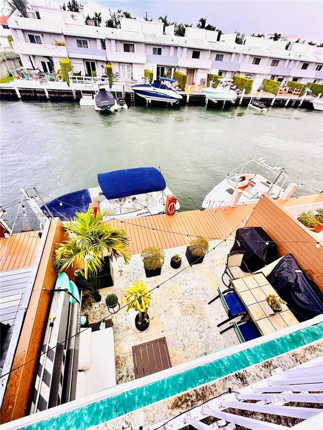 3864 NE 167th St # 5, North Miami Beach FL 33160 - North Miami Beach, FL - Photo 3