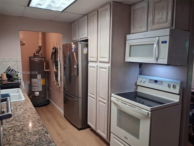 6359 SW 2nd St, Margate FL 33068 - Margate, FL - Photo 4