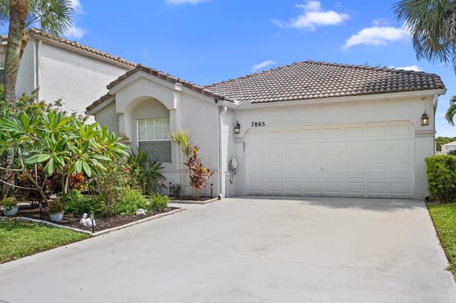 7865 Rockport Circle, Lake Worth FL 33467 - Lake Worth, FL - Photo 2