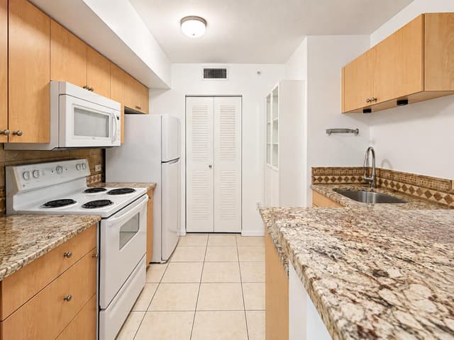 106 VILLA Circle # 106, Boynton Beach FL 33435 - Boynton Beach, FL - Photo 6