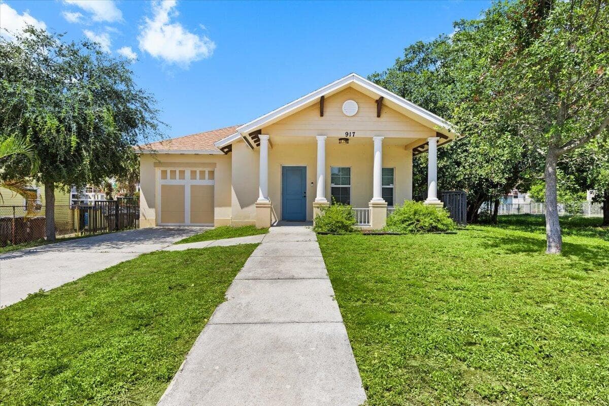 917 14th Street, West Palm Beach FL 33401 - West Palm Beach, FL - Photo 1