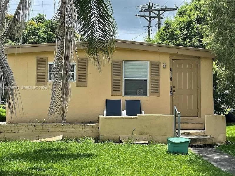 418 S Cocoanut Rd, Pahokee FL 33476 - Pahokee, FL - Photo 1