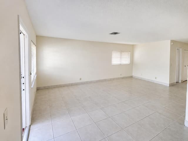 3319 AMERICO Drive, West Palm Beach FL 33417 - West Palm Beach, FL - Photo 7