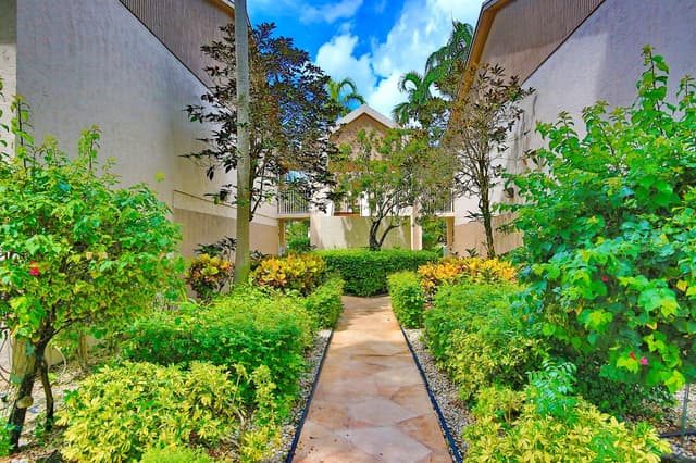 7553 TRENT Drive # 211, Tamarac FL 33321 - Tamarac, FL - Photo 5