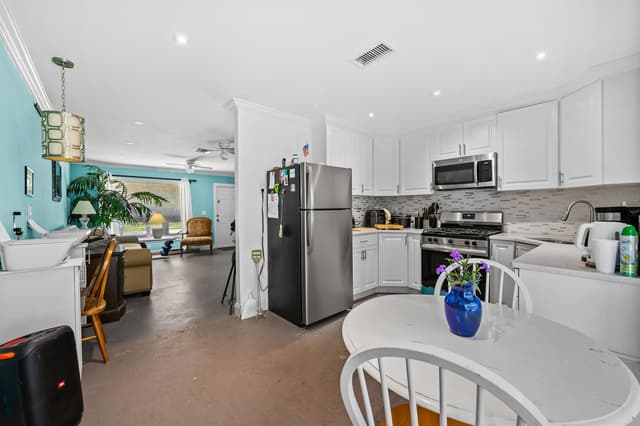 6296 CARTHAGE Circle N, FL 33463 - Photo 6