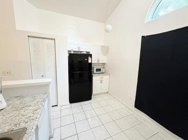 838 E PALM RUN Drive, North Lauderdale FL 33068 - North Lauderdale, FL - Photo 7