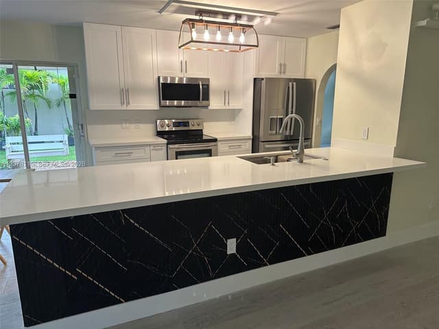 1984 NW 179th Ave, Pembroke Pines FL 33029 - Pembroke Pines, FL - Photo 2