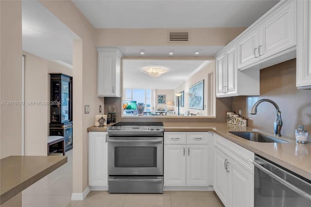 20335 W Country Club Dr # 2409, Aventura FL 33180 - Aventura, FL - Photo 4