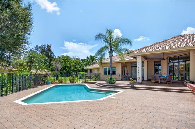 2725 Hunter Rd, Weston FL 33331 - Weston, FL - Photo 3