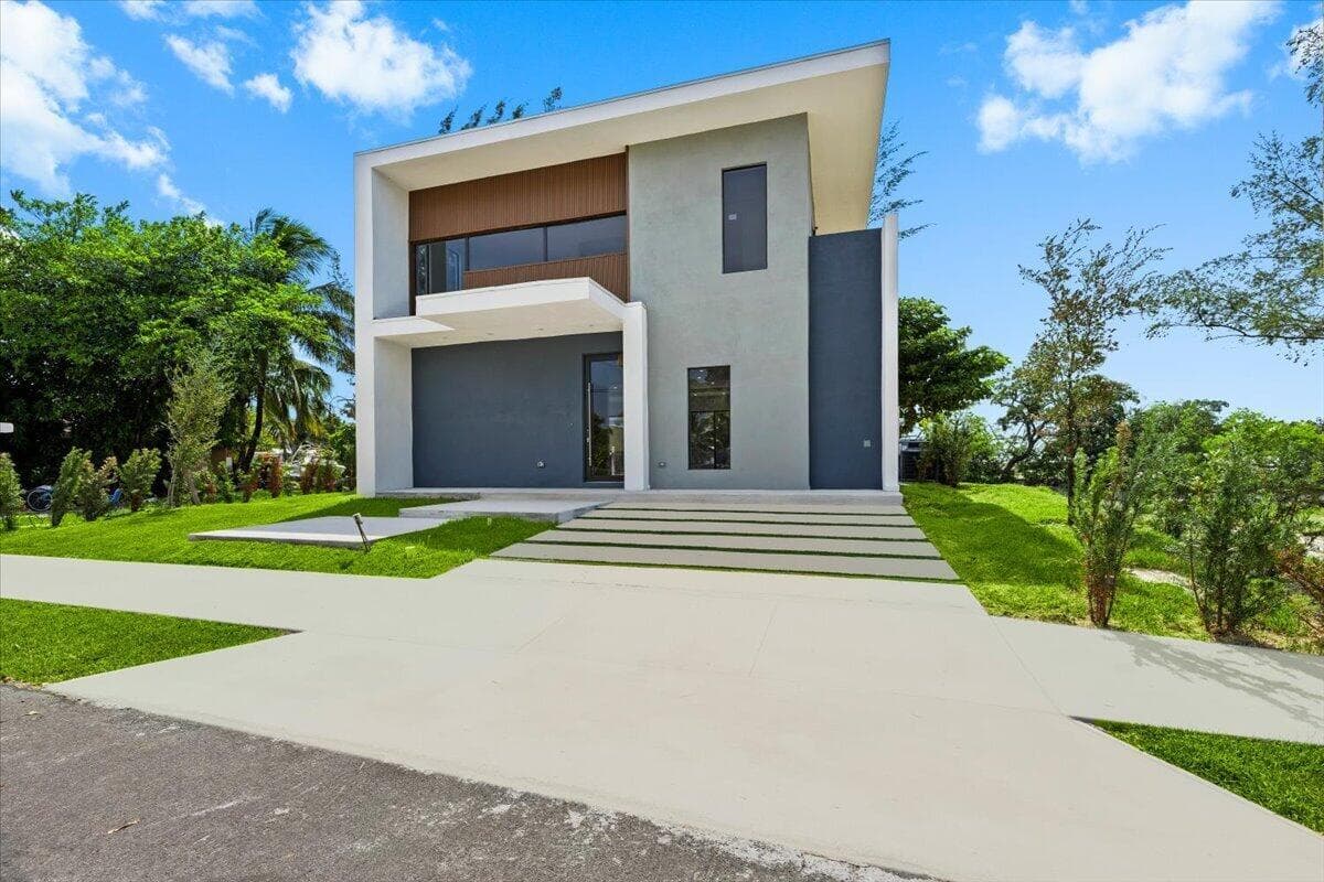 201 NW 14TH Way, Dania Beach FL 33004 - Dania Beach, FL - Photo 1