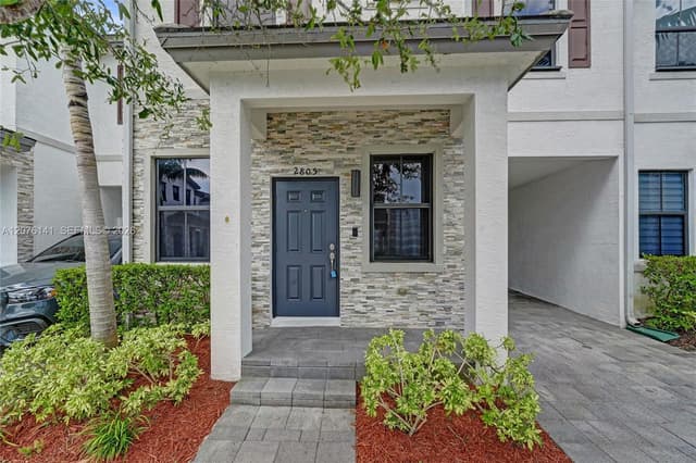 2805 SW 17 Avenue # 0, Fort Lauderdale FL 33315 - Fort Lauderdale, FL - Photo 2